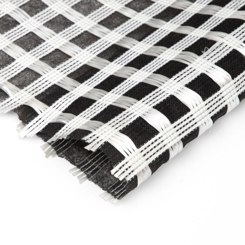 Geogrid van biaxiale glasvezels met geotextiel zonder weefsel voor bodemversterking/wegbouwmateriaal Geocompos