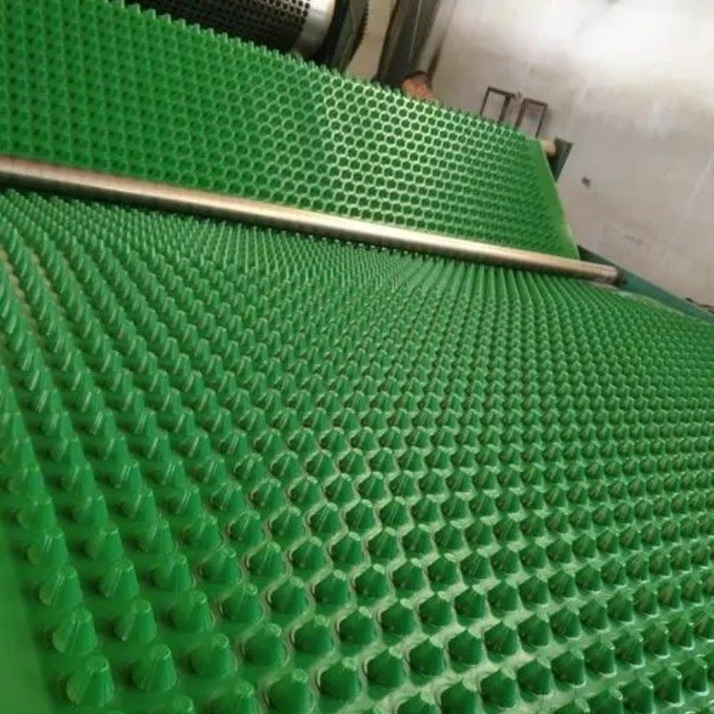 Groenbouwproject PVC-geperforeerd dimpeldrainageplank Grondwerk Wateroplossing Wateroplossing