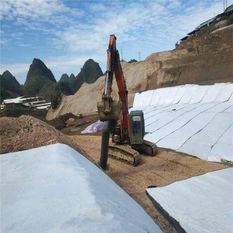 Geosynthetische GCL-klei-inlegmat voor vijvers GCL-bentoniet Geosynthetische voor stortplaatsen