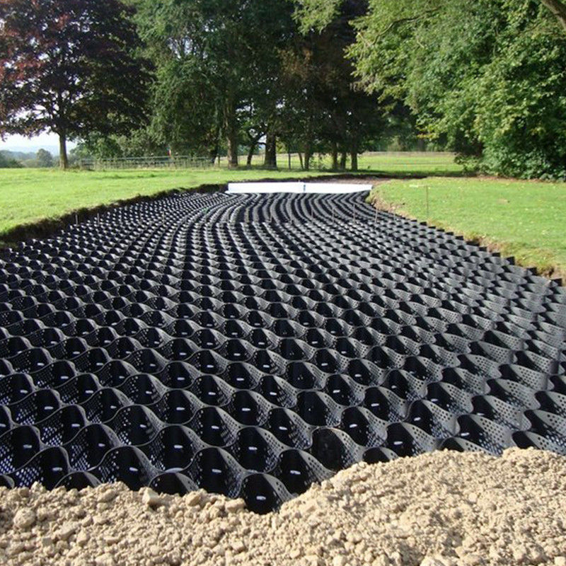 Gefabriceerd met gaten Hoog cellulair afsluitingssysteem Honingraat HDPE Geocell Voor weg Foundation Slopenbescherming Parkeerterrein Oprijlaan Behoudingsmuur