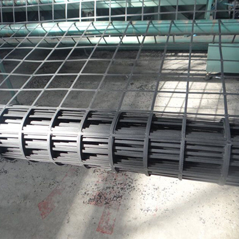 Hoge spanningssterkte Biaxiaal lasstaal Plastic composiet aardwerk Geogrid Voor bodemstabilisatie, anti-erosie eigenschap