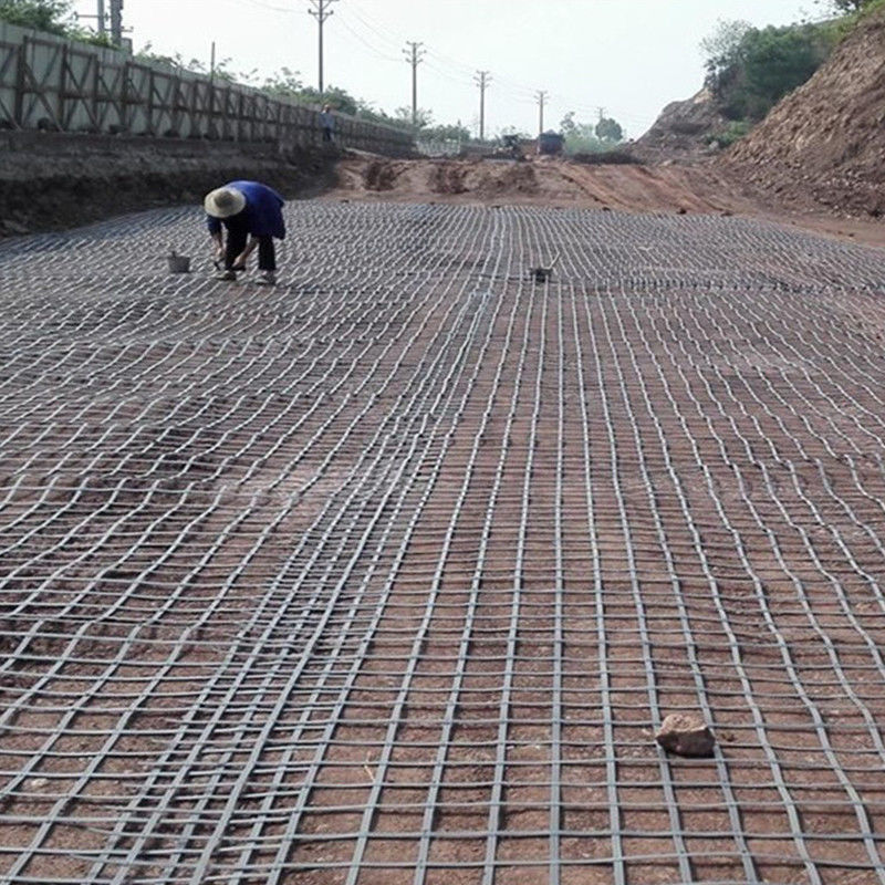 Hoge spanningssterkte Biaxiaal lasstaal Plastic composiet aardwerk Geogrid Voor bodemstabilisatie, anti-erosie eigenschap
