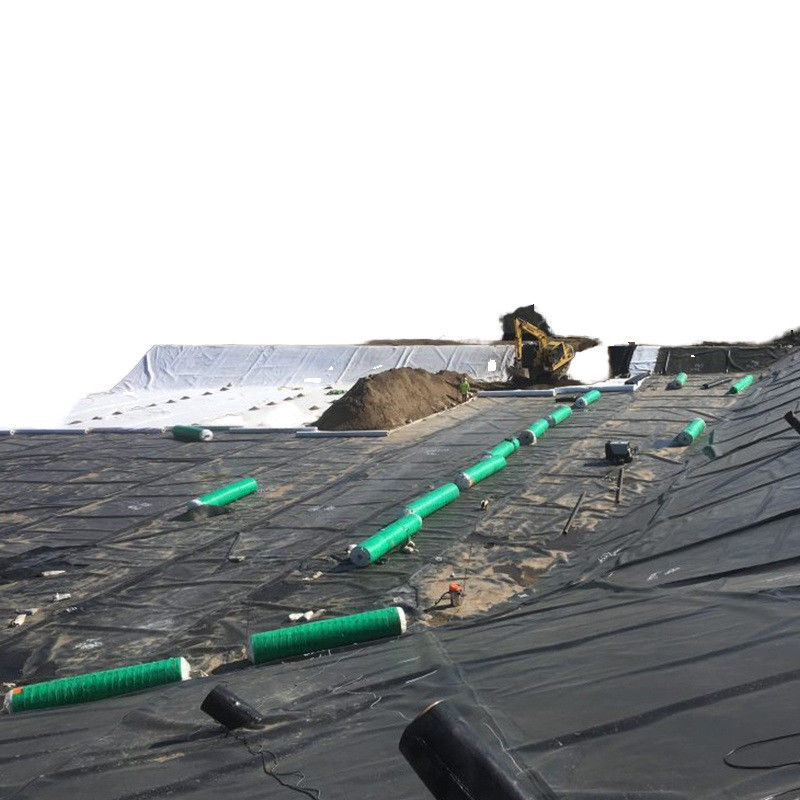 Geomembranen van hoogdicht polyethyleen (HDPE) Zwarte UV-bestendige voering Polyethyleen vijvervoering voor stortplaatsen 1,5 mm Dikte Geomembran 500N Treksterkte