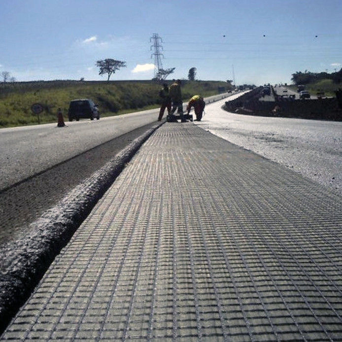 Bi-axiale geogrid van kunststof voor bodemversterking, hoge treksterkte PP/PET-geogrid,balk 30kN/m, stabilisatie van de weg