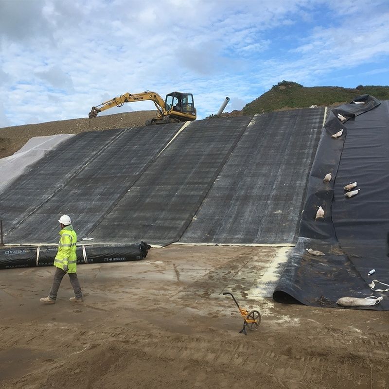 Duurzame HDPE Zwarte Geomembraan Vijverfolie 0,5 mm – 2 mm voor Ronde Vistanks, Aquacultuur Watertanks en Dam Waterdichtings Toepassingen