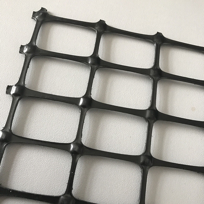 Hoge treksterkte Biaxiaal plastic gaas 30kN/m Zwart PP/PET Geogrid Voor bodemversterking En Stabilisatie van de wegbasis