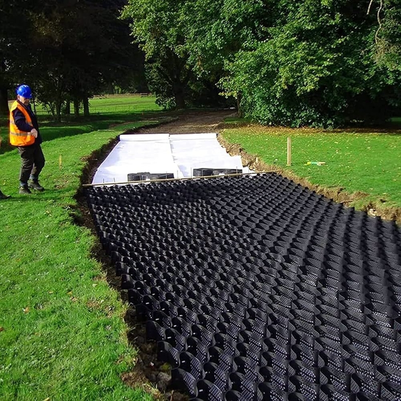 Duurzame HDPE Geocellen Glad oppervlak HDPE Geocel voor opritten Erosiebestrijding voor hellingen Ondersteuning van keermuren