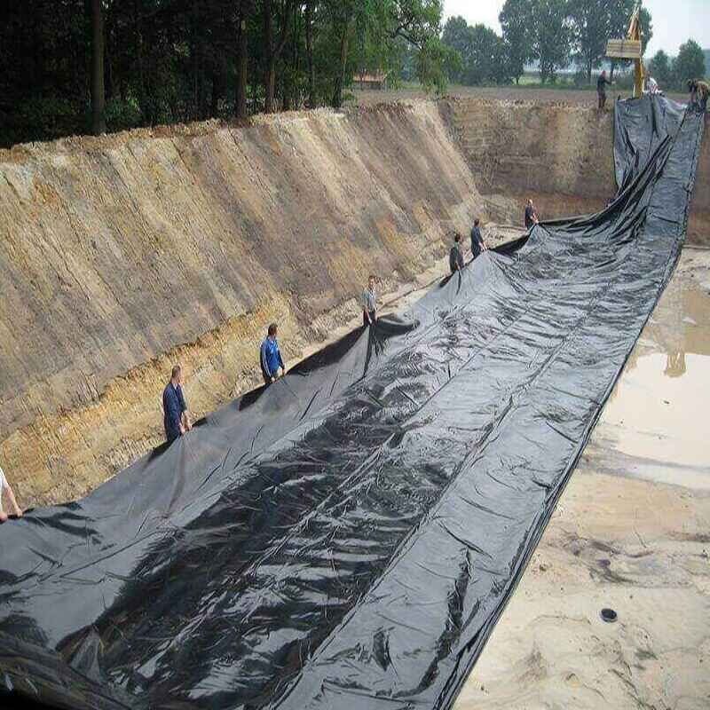 Duurzame zwarte HDPE geomembrane vijvervoering 0,5 mm ∼2,0 mm voor cirkelvormige vistanks, wateropslag in de aquacultuur, reservoirs en dam waterdichtheid toepassingen